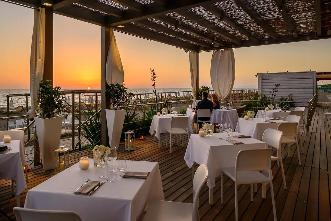 מרינה די קסטנייטו קרדוצ'י Tombolo Talasso Resort 5*, מרינה די קסטנייטו קרדוצ'י