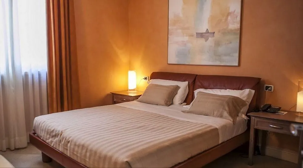 מרינה די קסטנייטו קרדוצ'י Tombolo Talasso Resort