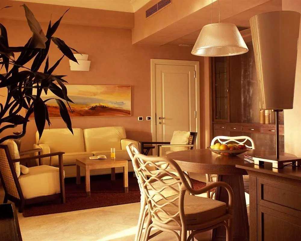 מרינה די קסטנייטו קרדוצ'י Tombolo Talasso Resort