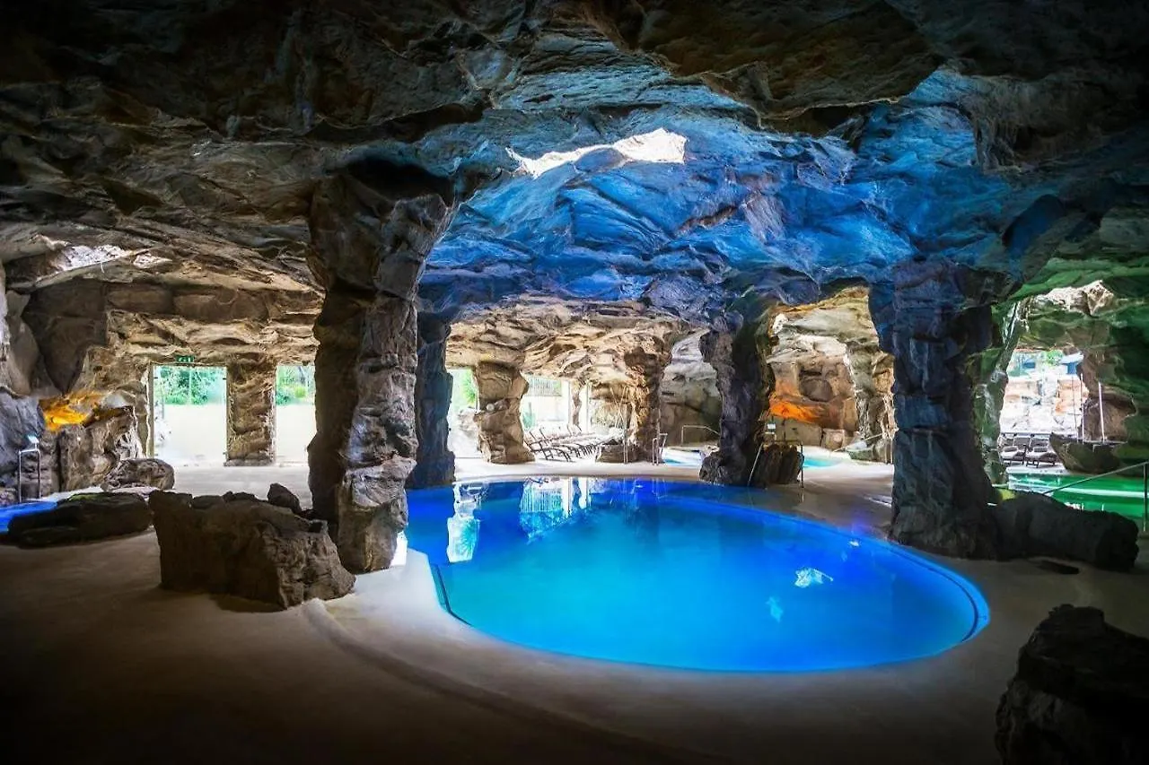 מלון מרינה די קסטנייטו קרדוצ'י Tombolo Talasso Resort