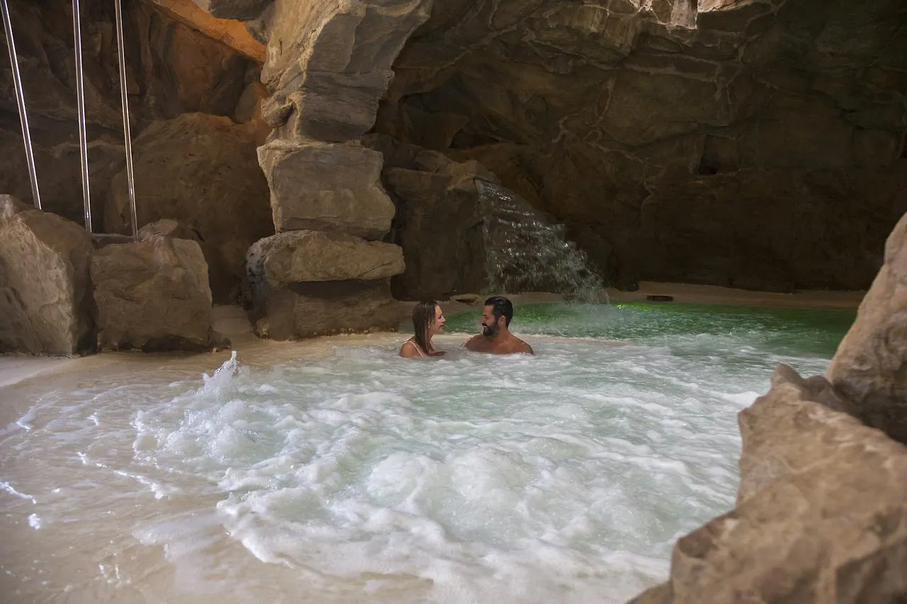 מרינה די קסטנייטו קרדוצ'י Tombolo Talasso Resort מלון מרינה די קסטנייטו קרדוצ'י