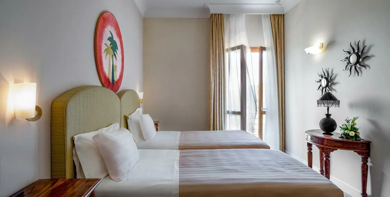 מרינה די קסטנייטו קרדוצ'י Tombolo Talasso Resort מלון מרינה די קסטנייטו קרדוצ'י