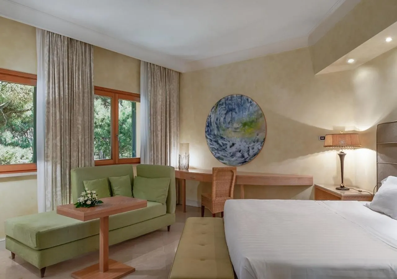 Tombolo Talasso Resort Марина-ди- Кастаньето 5*,