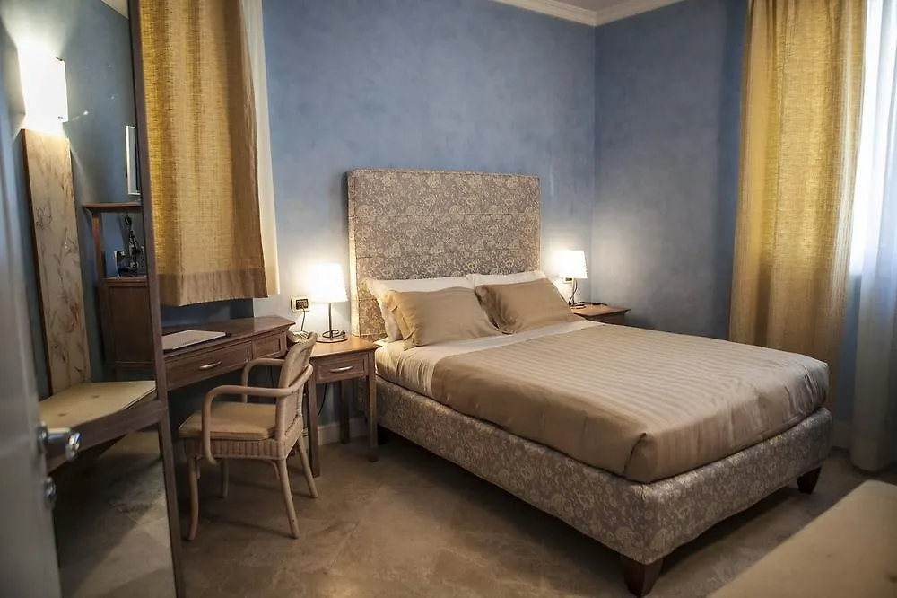 ***** Otel Tombolo Talasso Resort Marina di Castagneto Carducci İtalya