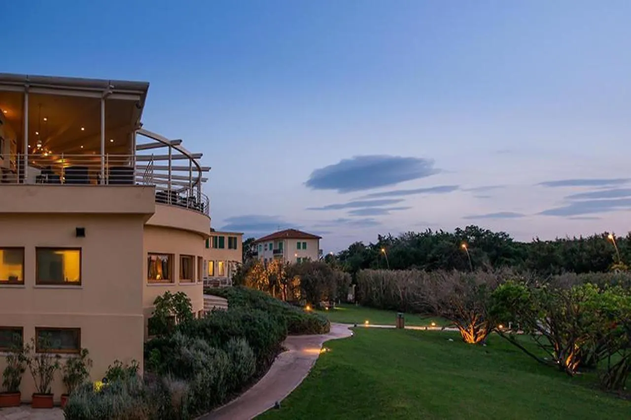 ***** Otel Tombolo Talasso Resort Marina di Castagneto Carducci İtalya